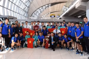Hãng hàng không Vietnam Airlines đã quyết định tặng 1 vé máy bay nội địa hạng Thương gia cho toàn bộ cầu thủ bóng đá nam Việt Nam.