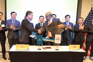 Vietnam Airlines và Ngân hàng Citi (Hoa Kỳ) ký Biên bản ghi nhớ (MOU) về cam kết tài trợ vốn trị giá từ 560 triệu USD trở lên cho các dự án đầu tư chiến lược của Vietnam Airlines.