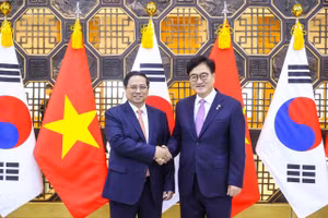 Thủ tướng Chính phủ Phạm Minh Chính và Chủ tịch Quốc hội Hàn Quốc Woo Won-sik.