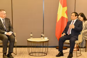 Thủ tướng Phạm Minh Chính tiếp ông Neil Quigley, Hiệu trưởng Trường đại học Waikato.