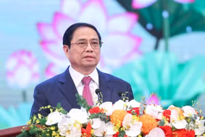 Thủ tướng Phạm Minh Chính dự và phát biểu tại Hội nghị biểu dương, tôn vinh điển hình tiên tiến toàn quốc. (Ảnh: Báo Chính Phủ)