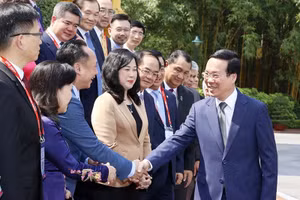 Chủ tịch nước Võ Văn Thưởng với các đại biểu. (Ảnh: TTXVN)