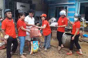 Gallery - Khắc phục hậu quả, ứng phó mưa lũ tại miền trung - image 8