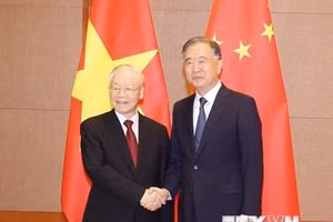 Tổng Bí thư Nguyễn Phú Trọng hội kiến Chủ tịch Chính hiệp Trung Quốc Uông Dương. (Ảnh: Trí Dũng/TTXVN)