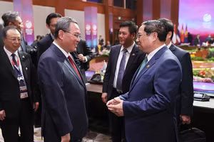 Thủ tướng Chính phủ Phạm Minh Chính và Thủ tướng Trung Quốc Lý Cường. (Ảnh: DƯƠNG GIANG)