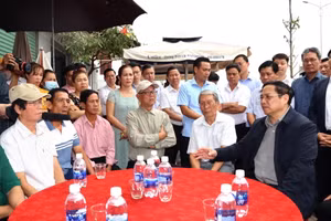 Thủ tướng Chính phủ Phạm Minh Chính thăm, nói chuyện với người dân Khu tái định cư Lộc An-Bình Sơn, huyện Long Thành, tỉnh Đồng Nai, tháng 2/2023.