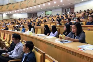 Học tập, quán triệt các nghị quyết, kết luận của Bộ Chính trị; Chuyên đề Học tập và làm theo tư tưởng, đạo đức, phong cách Hồ Chí Minh.