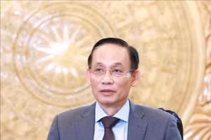 Đồng chí Lê Hoài Trung, Bí thư Trung ương Đảng, Trưởng Ban Đối ngoại Trung ương Đảng Cộng sản Việt Nam trả lời phỏng vấn báo chí. (Ảnh: TTXVN)