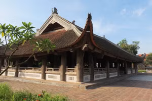 Di tích quốc gia đặc biệt Đình Chu Quyến (Ba Vì, Hà Nội) tiêu biểu cho kiến trúc gỗ dân gian truyền thống của Việt Nam thời Hậu Lê. Ảnh: Nguyễn Anh