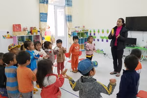 Lớp học mầm non ở buôn Ka Ming. (Ảnh: Uông Thái Biểu)