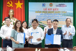 Ký kết hợp tác phát triển thương mại số sản phẩm OCOP tại tỉnh Bến Tre.