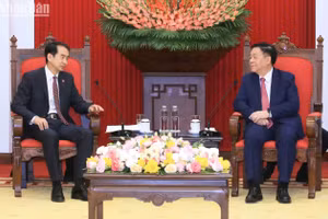 Đồng chí Nguyễn Trọng Nghĩa tiếp Đại sứ đặc mệnh toàn quyền nước Cộng hòa nhân dân Trung Hoa Hà Vĩ 