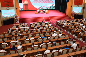 Quang cảnh Hội nghị tuyên dương điển hình tiên tiến và trao giải thưởng Nguyễn Phan Vinh.