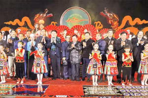 Chương trình giao lưu và trình diễn thơ trong Ngày thơ Việt Nam lần thứ 22 năm 2024. 