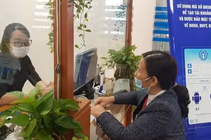Giao dịch tại Bảo hiểm xã hội Hà Nội (Ảnh: HSS)