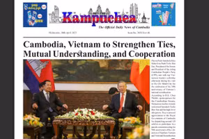 Trang nhất báo Kampuchea đăng bài viết về chuyến tham dự lễ kỷ niệm 50 năm Ngày Giải phóng miền nam, thống nhất đất nước tại Việt Nam (30/4/1975-30/4/2025) của Chủ tịch Thượng viện, Chủ tịch Đảng Nhân dân Campuchia Samdech Techo Hun Sen và quan hệ Việt Nam-Campuchia.