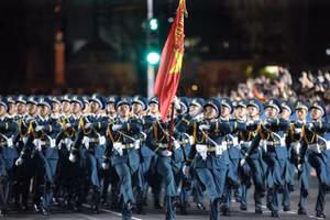Trung úy Vũ Chí Hưng, Trợ lý Cơ yếu Ban Cơ yếu Phòng Tham mưu, Sư đoàn 365, Quân chủng Phòng không-Không quân (đi đầu) vinh dự là Khối trưởng Khối đi Sĩ quan Phòng không-Không quân tham gia Lễ diễu binh, diễu hành Kỷ niệm 50 năm Ngày Giải phóng miền nam, thống nhất đất nước (30/4/1975-30/4/2025) tại buổi sơ duyệt.