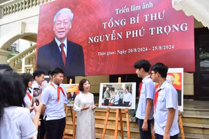 Triển lãm ảnh Tổng Bí thư Nguyễn Phú Trọng: Hình ảnh dung dị của nhà lãnh đạo