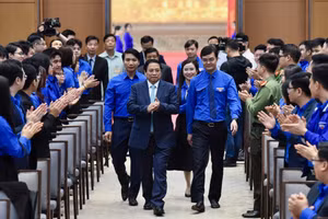 Thủ tướng Phạm Minh Chính đến dự và đối thoại với thanh niên.