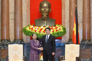 Chủ tịch nước Lương Cường và Phó Chủ tịch Đảng Nhân dân Campuchia Men Sam An.