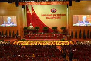 Để báo cáo chính trị là văn kiện trung tâm của Đại hội
