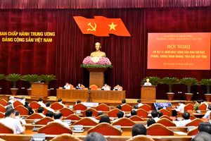 Hội nghị sơ kết một năm hoạt động của Ban Chỉ đạo phòng, chống tham nhũng, tiêu cực cấp tỉnh. Ảnh: ĐĂNG KHOA