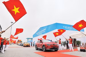 Việc VinFast xuất khẩu lô ô-tô điện đầu tiên đánh dấu bước tiến của ngành công nghiệp xe hơi Việt Nam. Ảnh: Phương Linh 