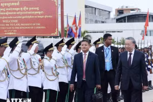 Chủ tịch nước Tô Lâm cùng Đoàn đại biểu Cấp cao Việt Nam rời Thủ đô Phnom Penh, kết thúc tốt đẹp chuyến thăm cấp Nhà nước tới Vương quốc Campuchia.