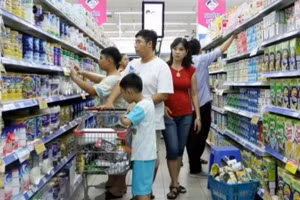 Người tiêu dùng hãy lên tiếng để bảo vệ mình. (Ảnh: TTXVN)