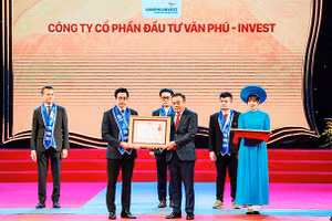 Theo đuổi triết lý phát triển bất động sản “Vị Nhân Sinh”, với nhiều hoạt động thiện nguyện, Văn Phú-Invest không ít lần vinh dự đón nhận những phần thưởng cao quý của Nhà nước.