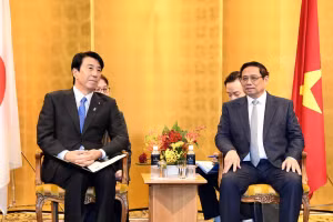 Thủ tướng Phạm Minh Chính tiếp Bộ trưởng Kinh tế, Thương mại và Công nghiệp Nhật Bản (METI) Ken Saito.