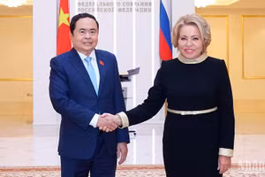 Chủ tịch Quốc hội Trần Thanh Mẫn và Chủ tịch Hội đồng Liên bang Quốc hội Liên bang Nga Valentina Matvienko. (Ảnh: Thống Nhất/TTXVN)