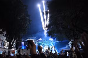 Gallery - Thế giới đón chào năm 2023 - image 20