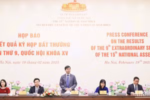 Tổng Thư ký Quốc hội, Chủ nhiệm Văn phòng Quốc hội Lê Quang Tùng chủ trì họp báo công bố kết quả Kỳ họp bất thường lần thứ 9, Quốc hội khóa XV. (Ảnh: DUY LINH) 