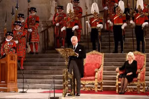 Vua Charles III phát biểu trước Quốc hội Anh tại Cung điện Westminster ở thủ đô London, ngày 12/9/2022. (Ảnh: AFP/TTXVN)
