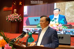 Bí thư Thành ủy Hà Nội Đinh Tiến Dũng phát biểu tại hội nghị. (Ảnh: TRUNG HƯNG)