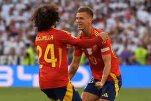 Dani Olmo và đồng đội ăn mừng bàn thắng. (Ảnh: Reuters) 