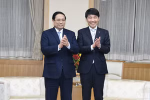 Thủ tướng Phạm Minh Chính và Thống đốc tỉnh Gunma Yamamoto Ichita.