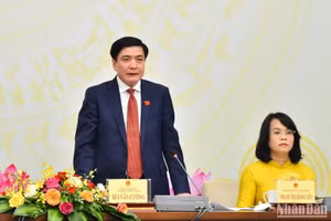 Tổng Thư ký Quốc hội Bùi Văn Cường phát biểu. (Ảnh: THỦY NGUYÊN)