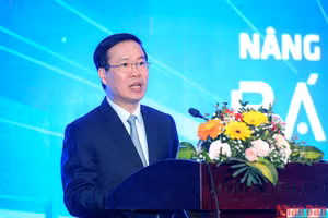 Đồng chí Võ Văn Thưởng, Ủy viên Bộ Chính trị, Thường trực Ban Bí thư phát biểu tại phiên bế mạc Hội nghị “Nâng cao chất lượng báo Đảng toàn quốc”.