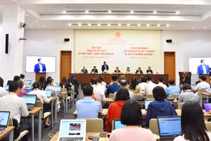 Quang cảnh họp báo công bố kết quả Kỳ họp thứ 7, Quốc hội khóa XV. (Ảnh: THỦY NGUYÊN)