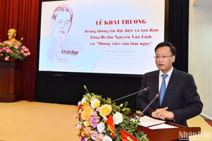 Đồng chí Nguyễn Hữu Nghĩa, Ủy viên Trung ương Đảng, Bí thư Tỉnh ủy Hưng Yên Nguyễn Hữu Nghĩa phát biểu tại tọa đàm. (Ảnh: THỦY NGUYÊN).