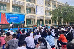 Tuyên truyền cho học sinh Đà Nẵng về tác hại của ma túy trong học đường.