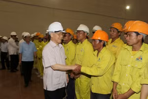 Xây dựng giai cấp công nhân hiện đại, lớn mạnh