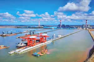 Khu cảng biển Trung tâm Điện lực Duyên Hải, thị xã Duyên Hải.