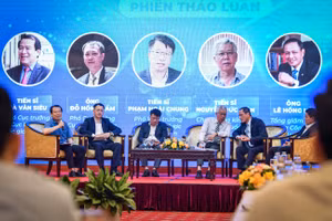 Toàn cảnh phiên thảo luận về các sáng kiến hợp tác thực chất, hiệu quả giữa địa phương, doanh nghiệp hàng không, du lịch và kiến nghị Chính phủ những giải pháp hỗ trợ.