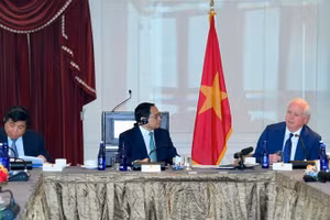 Thủ tướng Phạm Minh Chính tọa đàm chính sách với các Giáo sư, chuyên gia, học giả thuộc một số trường đại học nổi tiếng của Hoa Kỳ. 