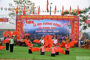 Lễ hội xuống đồng, ra quân sản xuất đầu năm của người dân tộc Giáy, ở xã biên giới Quang Kim, Lào Cai. (Ảnh: QUỐC HỒNG)