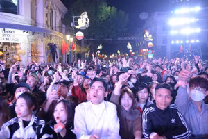 Gallery - Thế giới đón chào năm 2023 - image 24