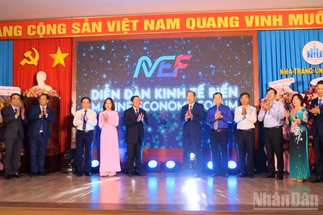 Nghi thức ra mắt Diễn đàn Kinh tế biển-Marine Economy Forum (MEF). (Ảnh: VŨ TÂN)